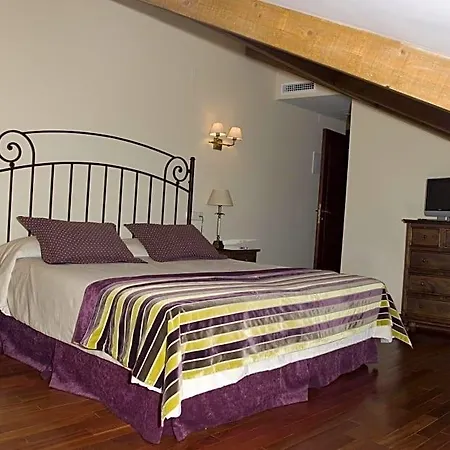 Hotel La Del Tietar 4*